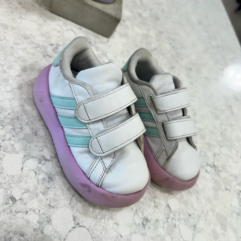 Addidas tennis shoes for girls, size seven and a half